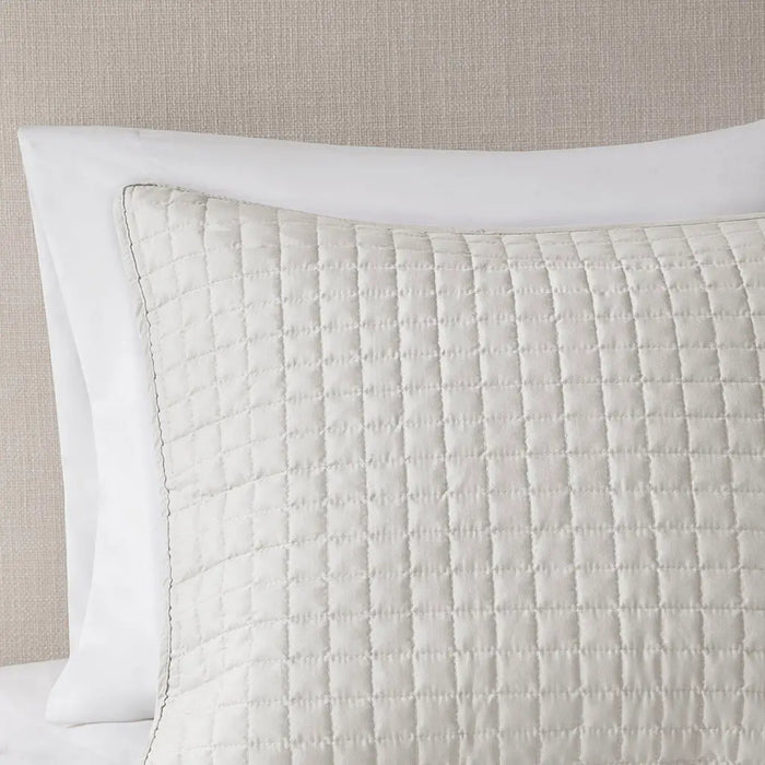 CHECKERED QUILTED 3-PIECE REVERSIBLE COVERLET SET, GREY