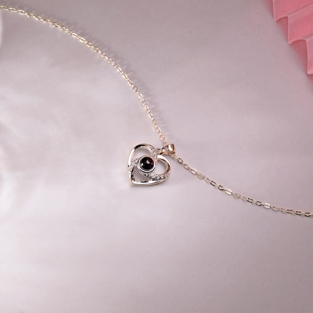 TEXT AROUND PHOTO/PHOTO NECKLACE WITH LOVE HEART PROJECTION NECKLACE