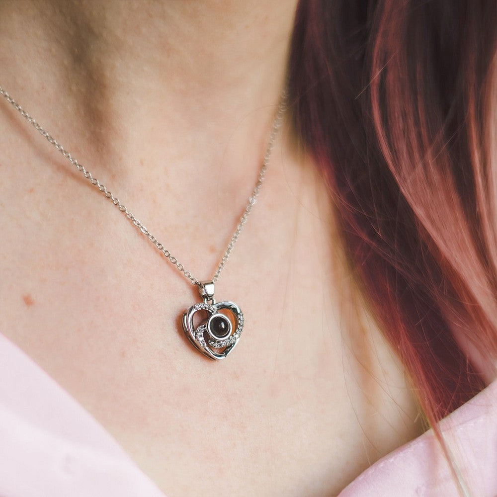 PHOTO ONLY WITHOUT TEXT/PHOTO NECKLACE WITH LOVE HEART PROJECTION NECKLACE