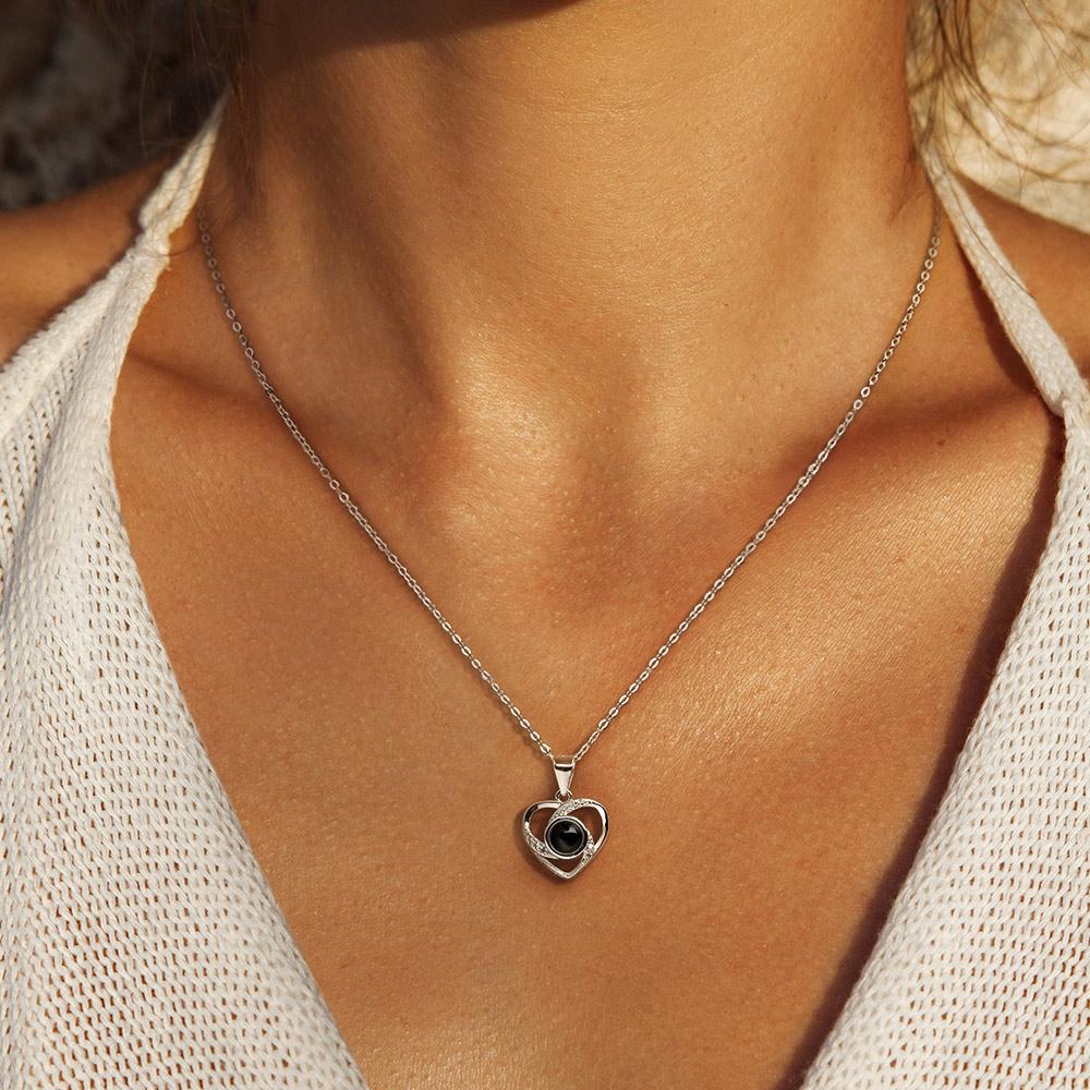 TEXT AROUND PHOTO/PHOTO NECKLACE WITH LOVE HEART PROJECTION NECKLACE