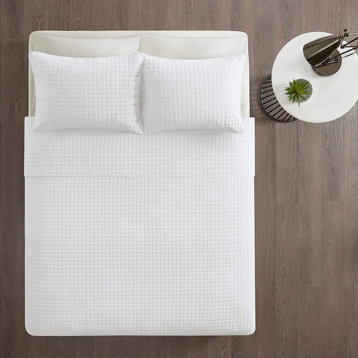 CHECKERED QUILTED 3-PIECE REVERSIBLE COVERLET SET, WHITE