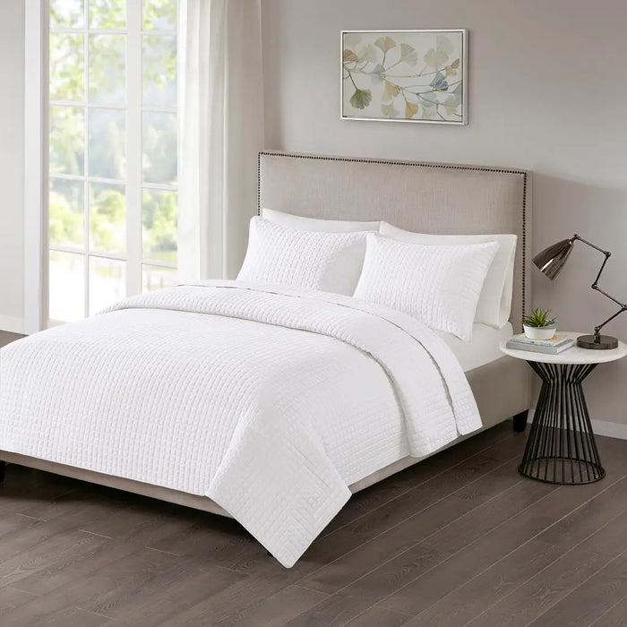 CHECKERED QUILTED 3-PIECE REVERSIBLE COVERLET SET, WHITE