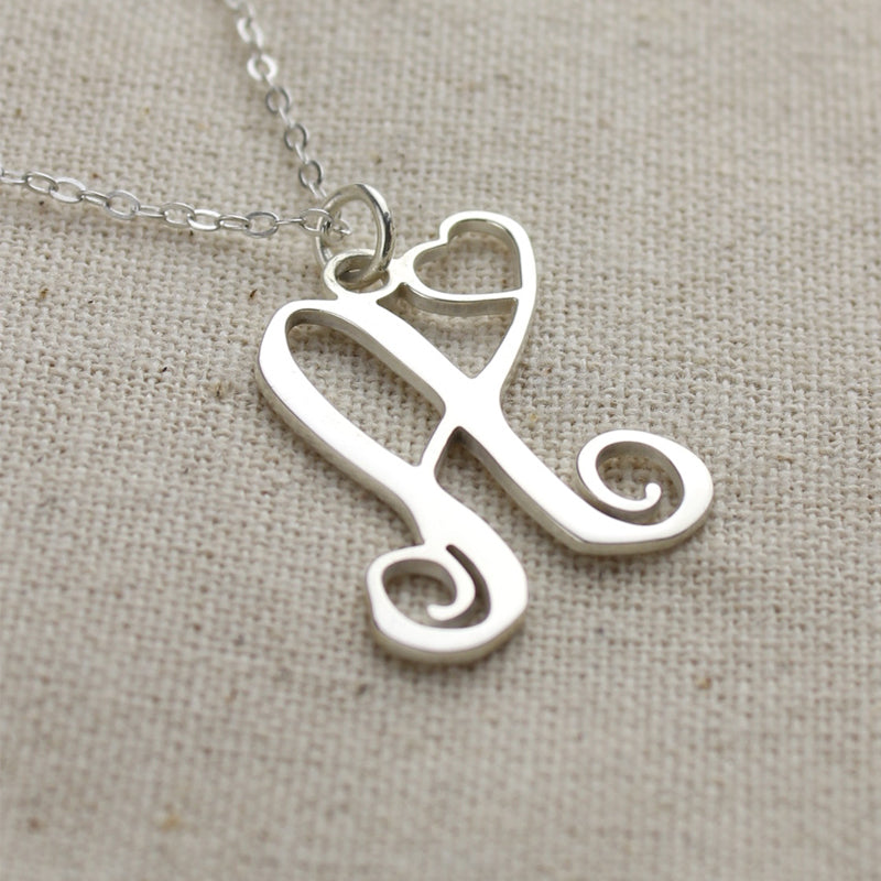 ONE INITIAL MONOGRAM WITH HEART NECKLACE SILVER
