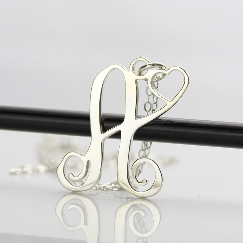 ONE INITIAL MONOGRAM WITH HEART NECKLACE SILVER